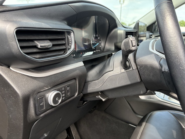 2022 Ford Explorer XLT photo 26