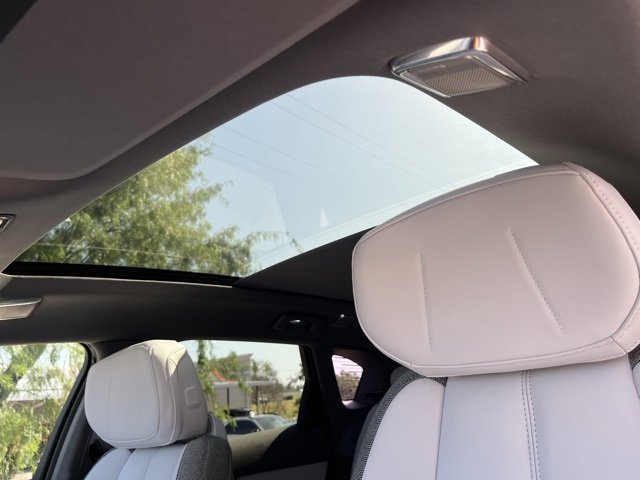 2025 Cadillac Optiq Luxury Sport photo 10
