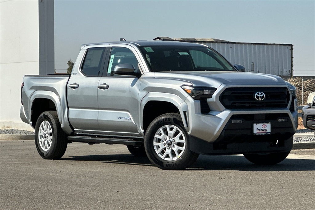 2025 Toyota Tacoma SR5 4x4 Double Cab photo 2