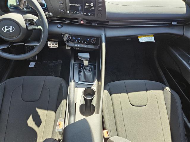 2025 Hyundai Elantra SEL Sport photo 15