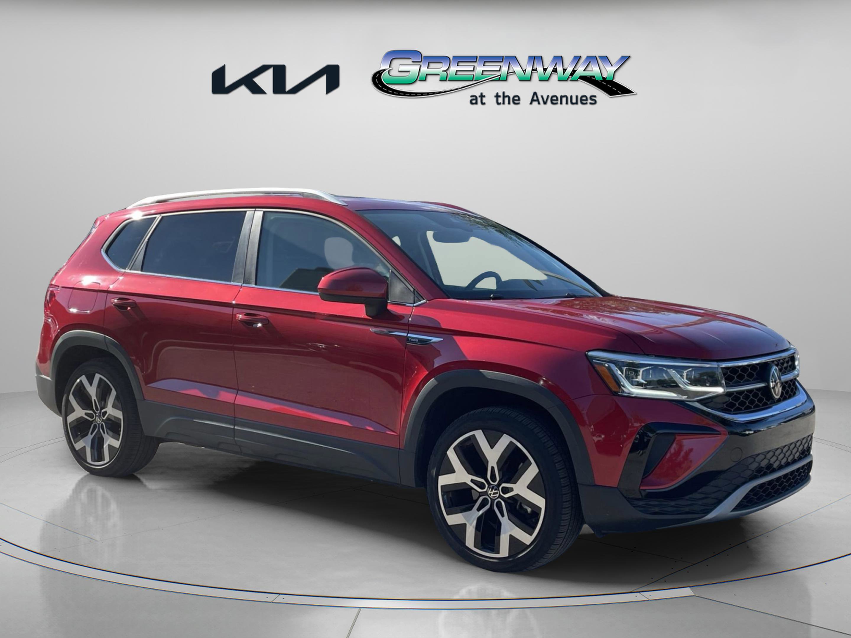 2023 Volkswagen Taos SEL's photo