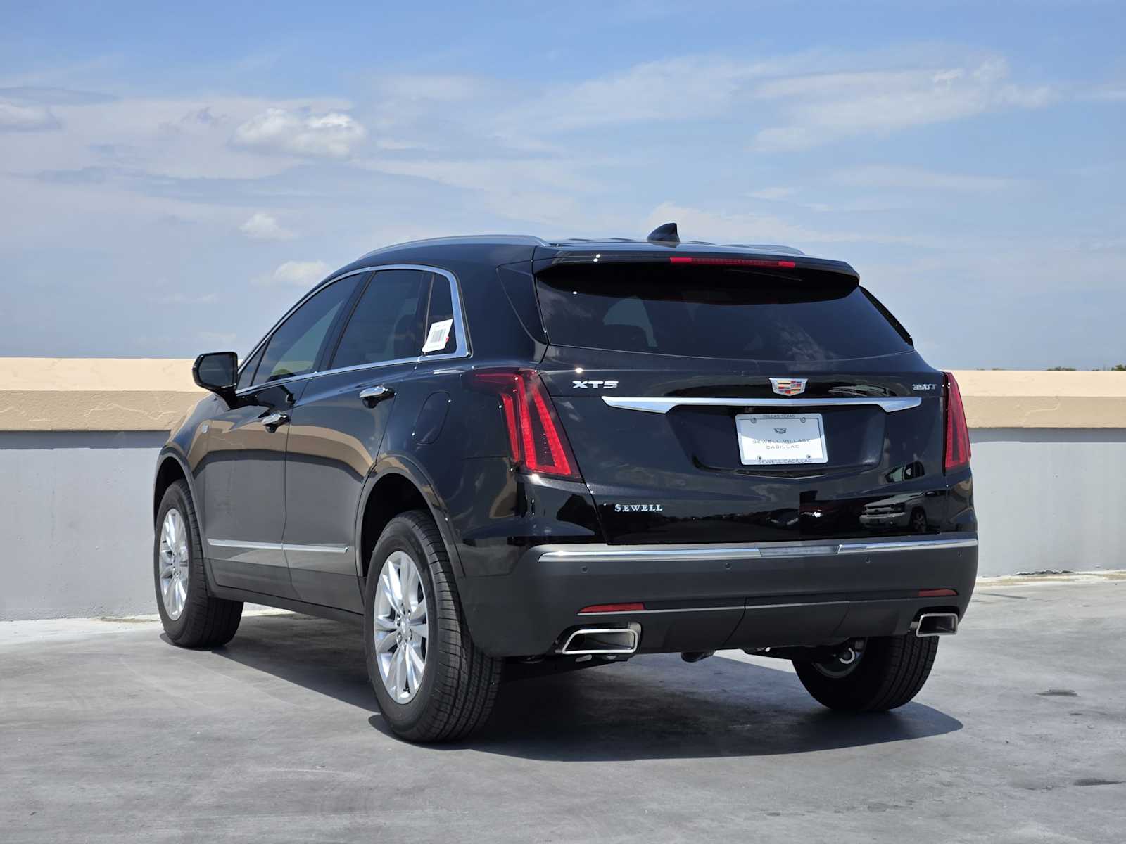 2025 Cadillac XT5 Luxury photo 3