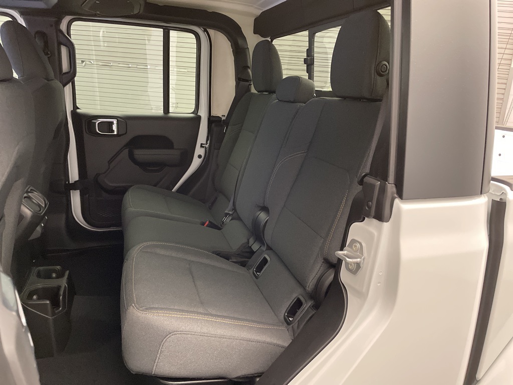 2025 Jeep Gladiator Willys photo 13