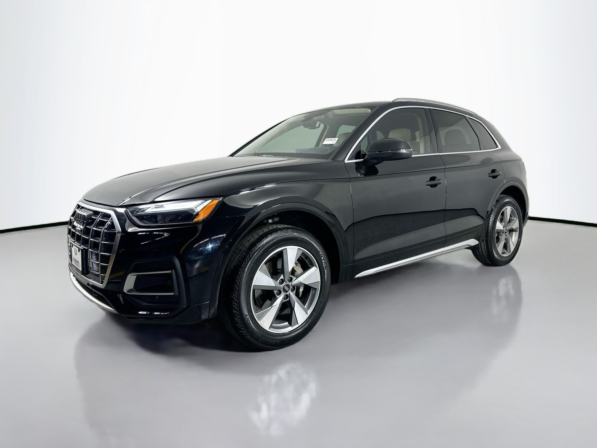 2022 Audi Q5 45 Premium Plus's photo