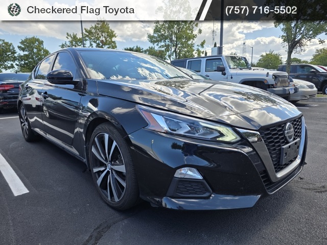 2022 Nissan Altima SR photo 3