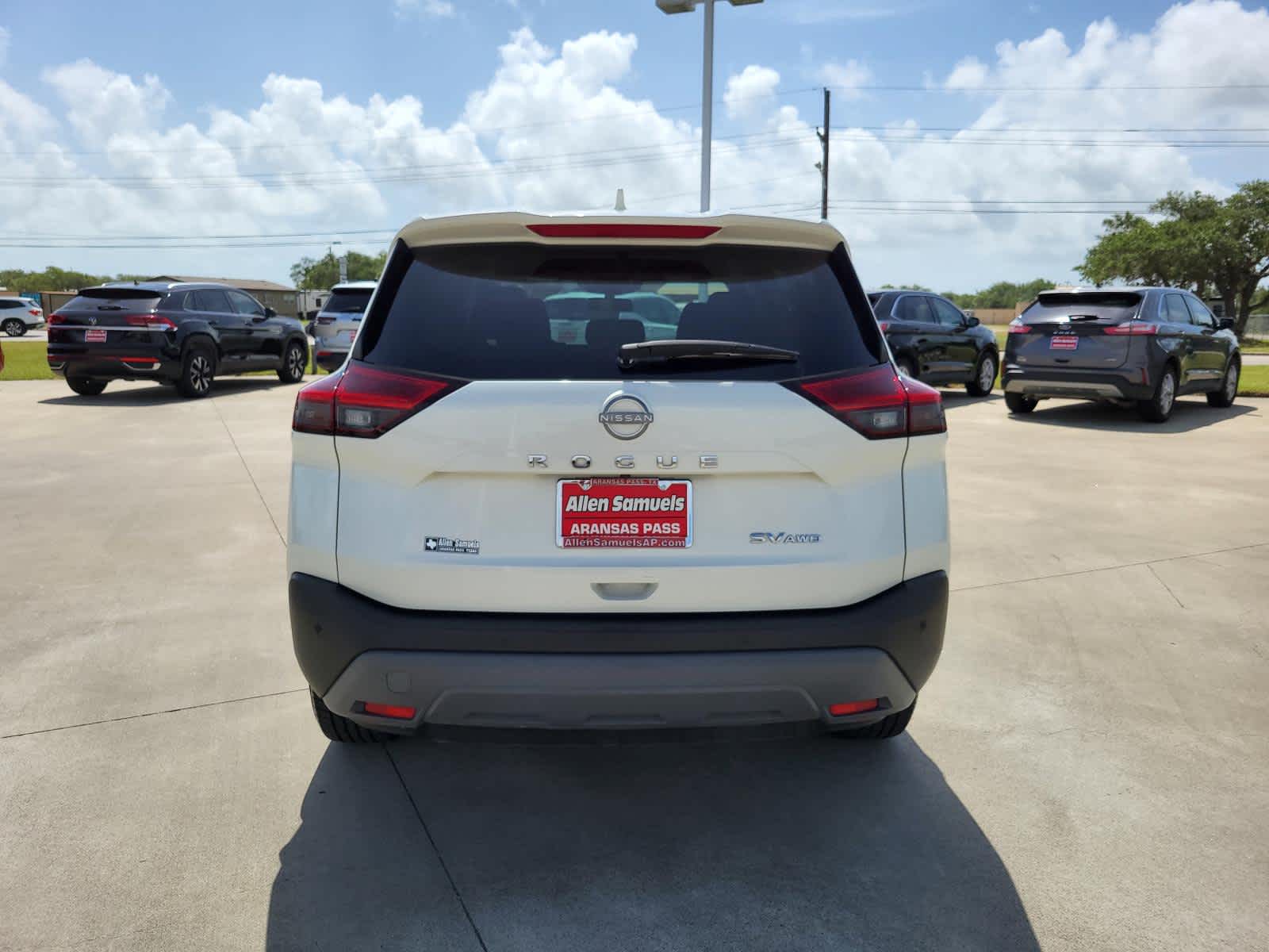 2023 Nissan Rogue SV photo 4