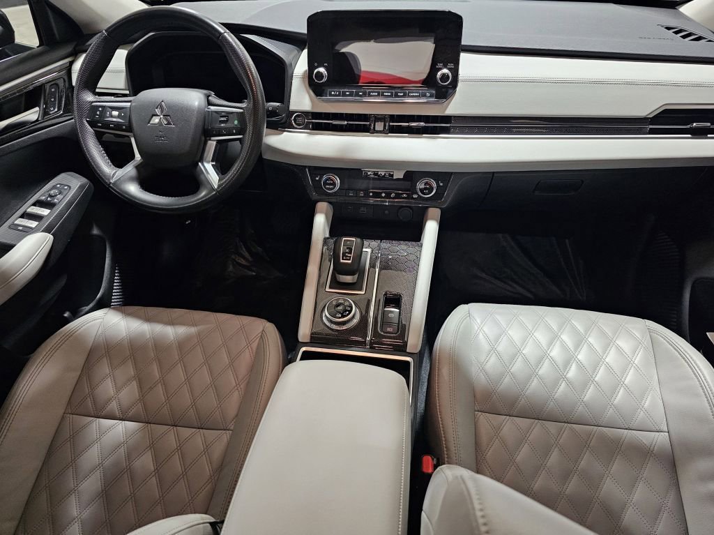 2023 Mitsubishi Outlander SEL photo 12