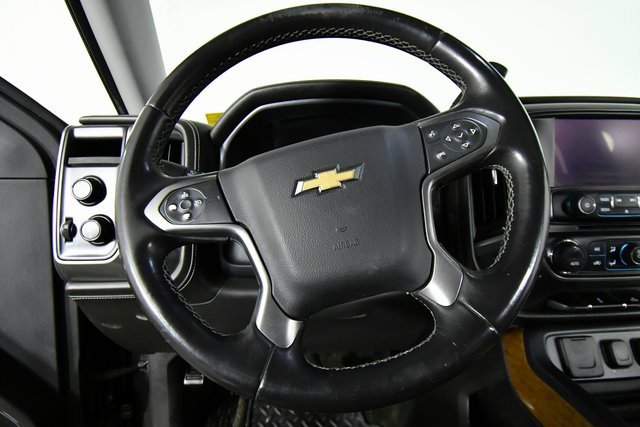 2016 Chevrolet Silverado 1500 LTZ photo 2