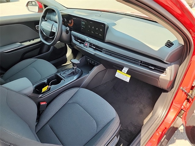 2025 Kia K4 LXS photo 11
