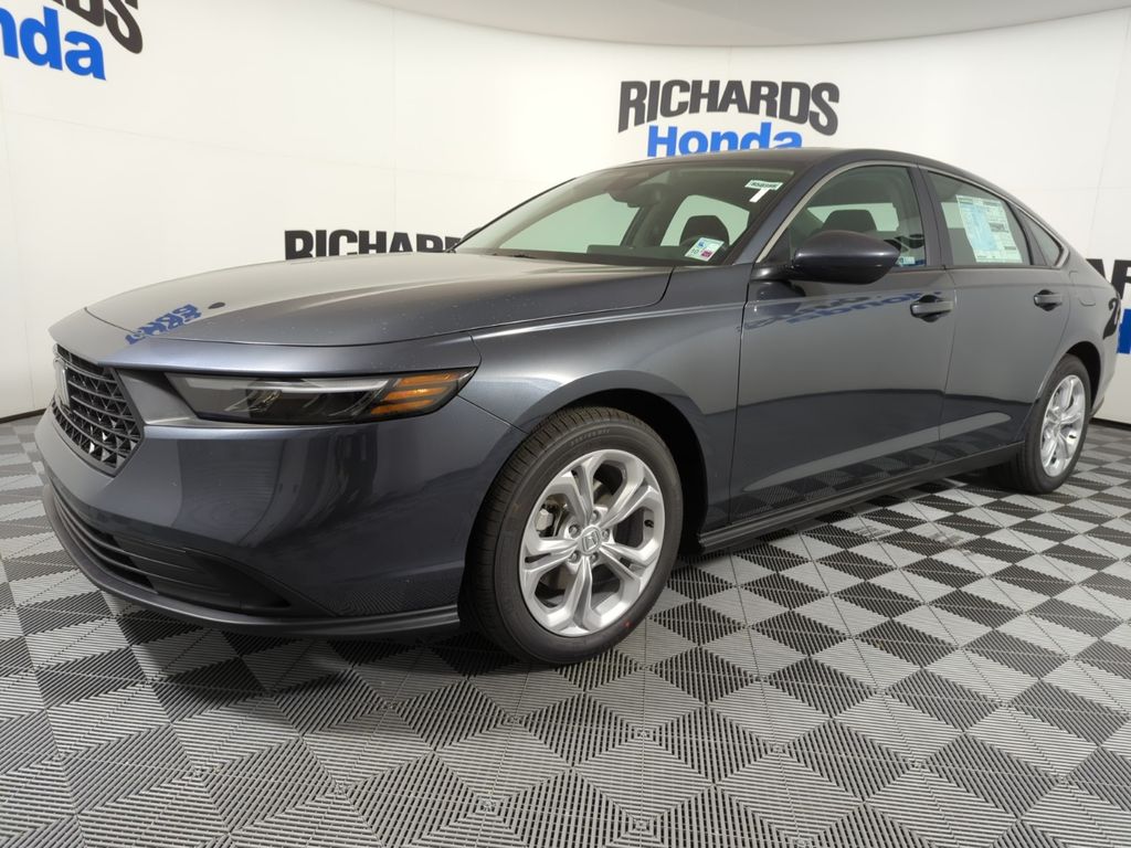 2025 Honda Accord LX's photo