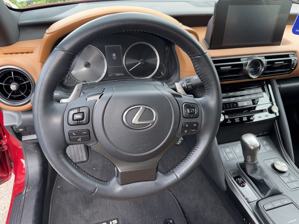 2023 Lexus IS 300 photo 12