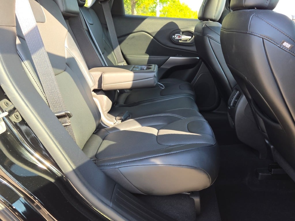 2022 Jeep Cherokee Limited photo 9