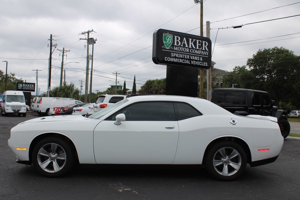 2019 Dodge Challenger SXT photo 9