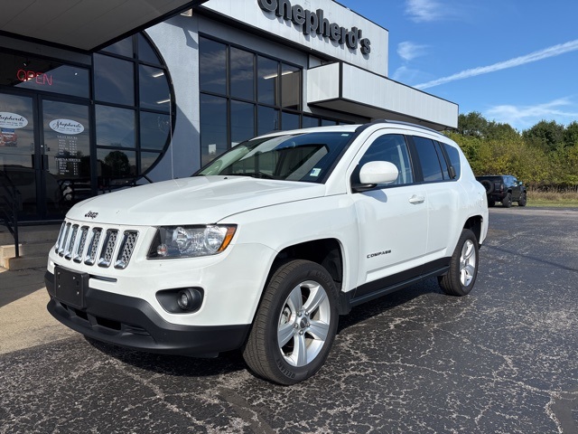 2016 Jeep Compass Latitude photo 2