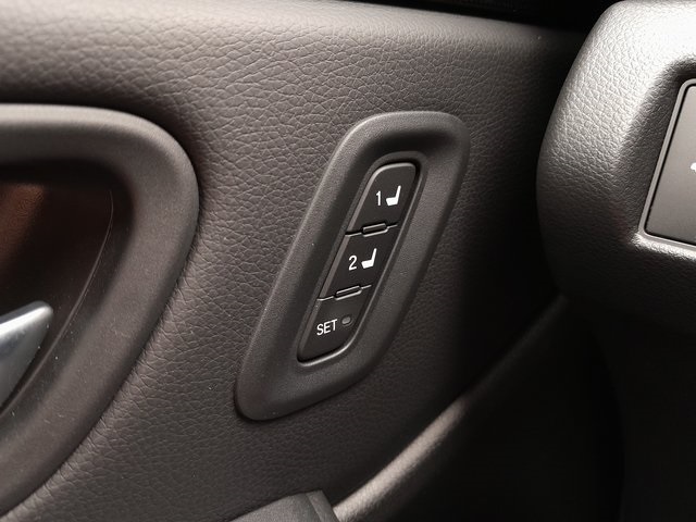 2025 Honda Pilot Black Edition photo 40