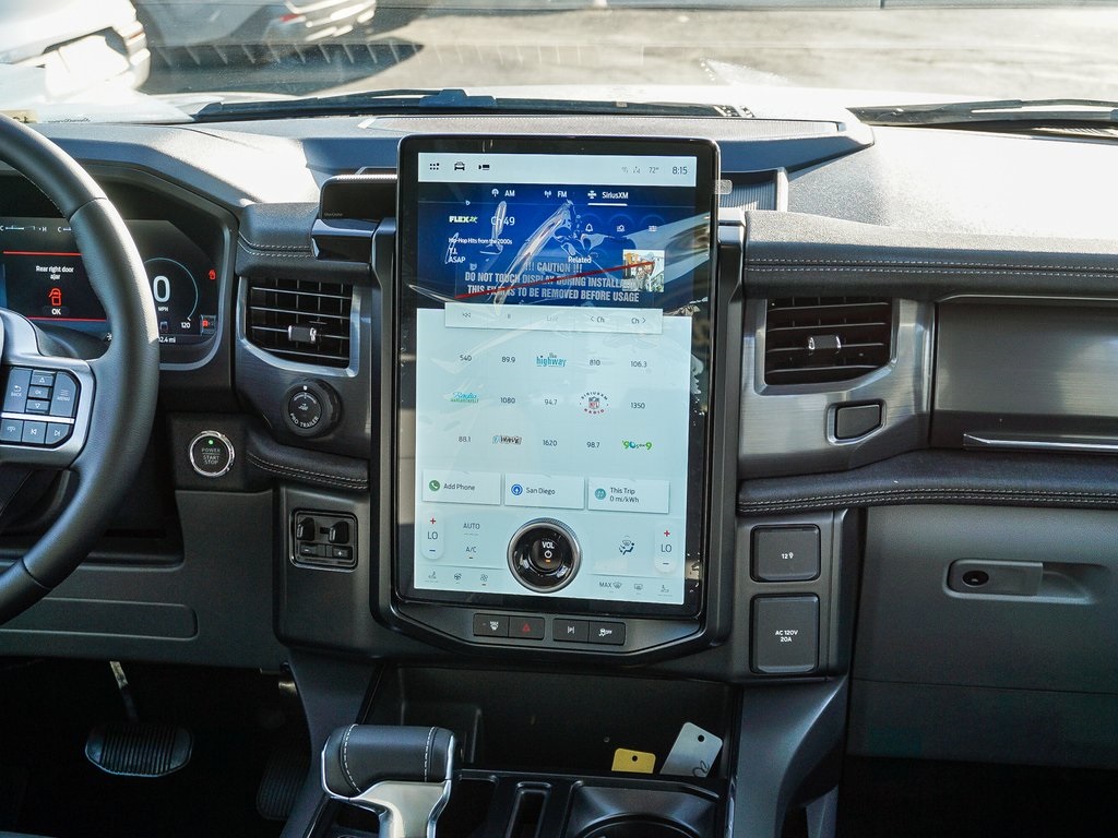 2025 Ford F-150 Lightning photo 13