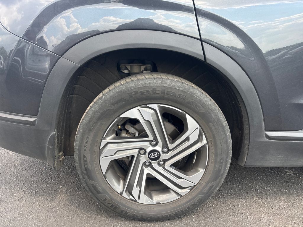 2022 Hyundai Santa Fe SE photo 3