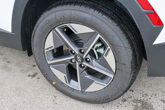 New 2025 White Hyundai SEL FWD image 5