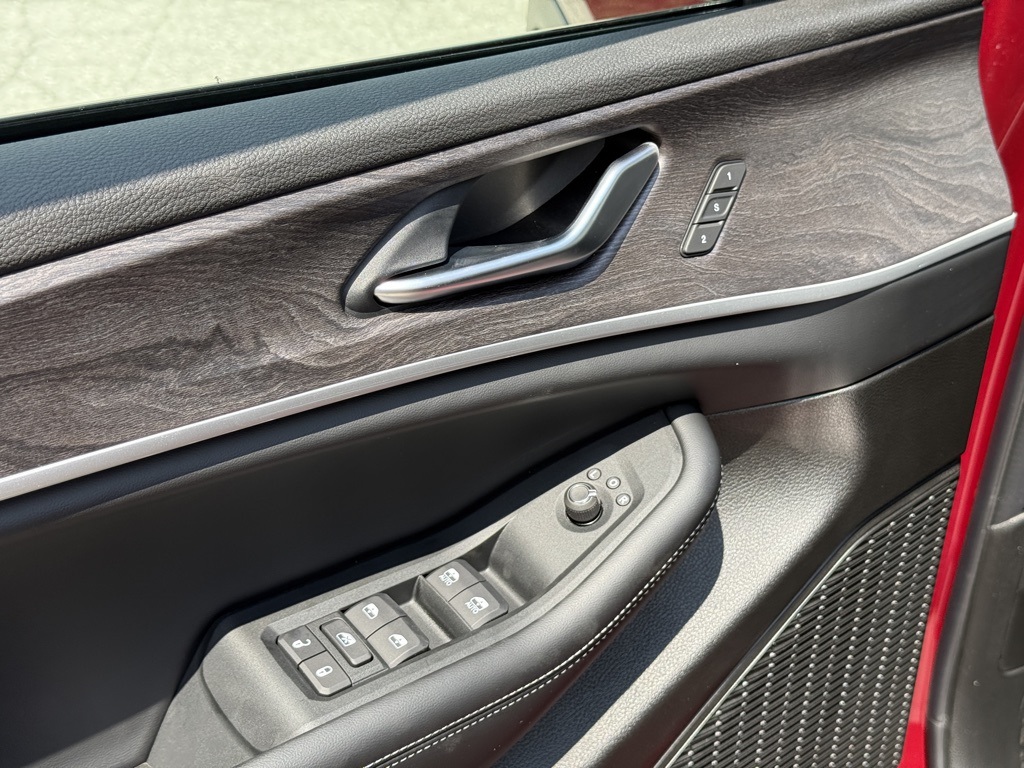 2025 Jeep Grand Cherokee Limited photo 10