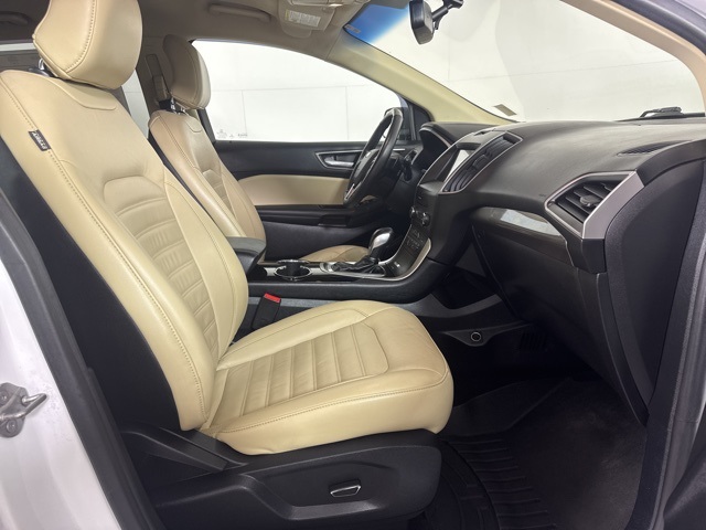 2016 Ford Edge SEL photo 4