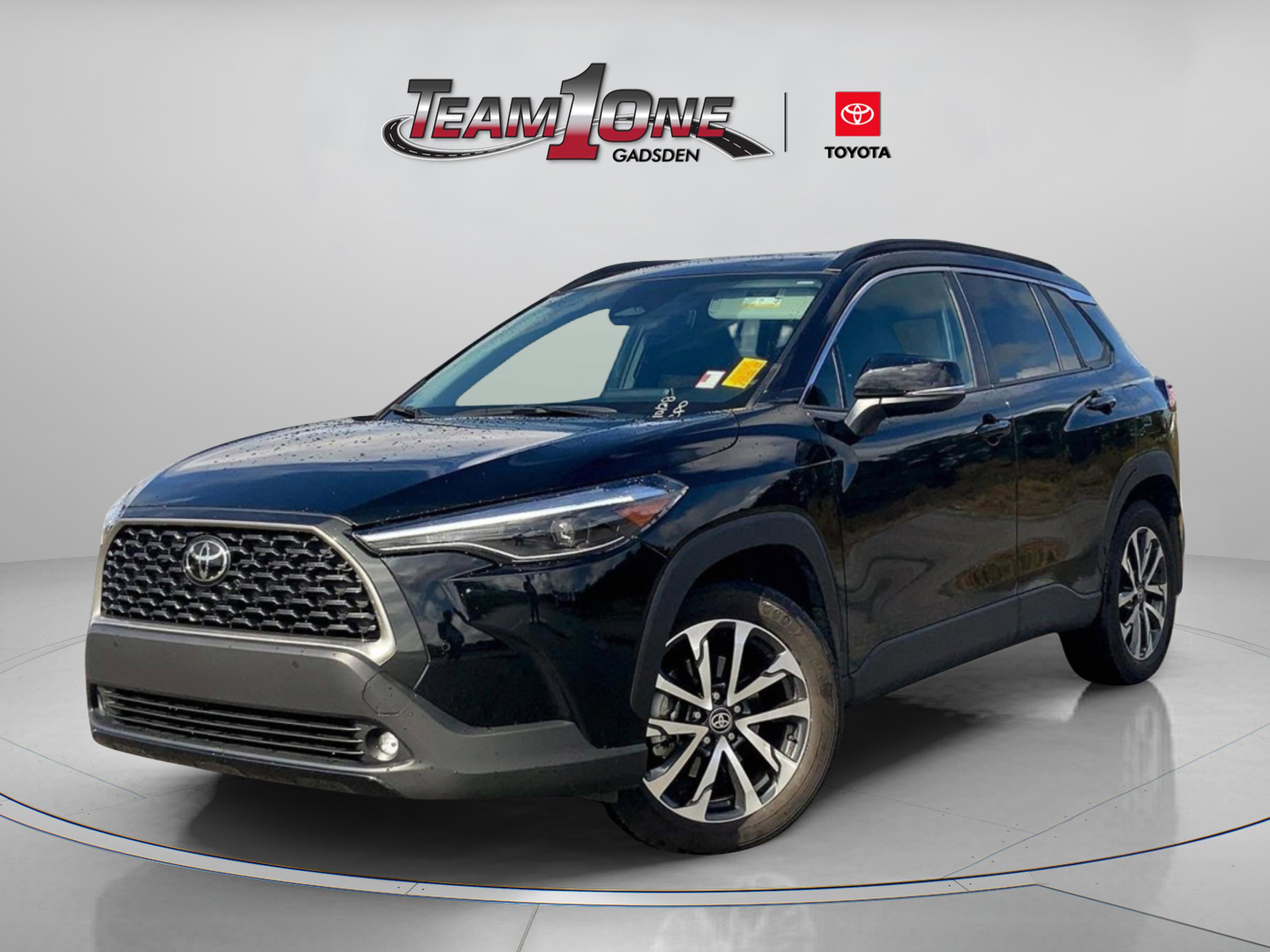 2024 Toyota Corolla Cross XLE photo 3