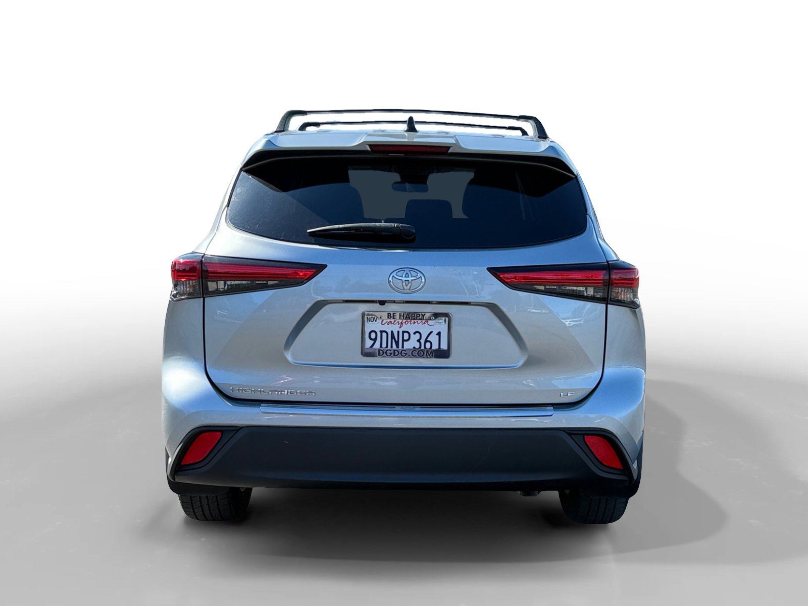 2022 Toyota Highlander LE photo 4