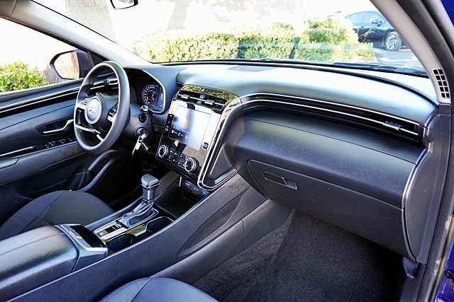 Used 2024 Blue Hyundai SE image 9