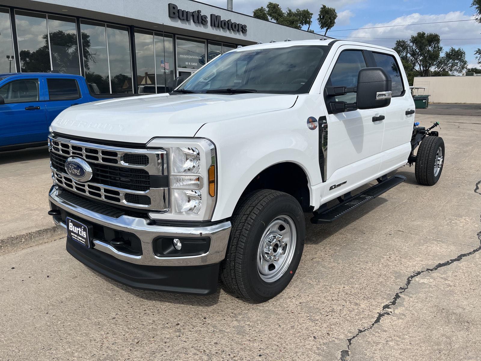2026 Ford F-350 XL photo 2
