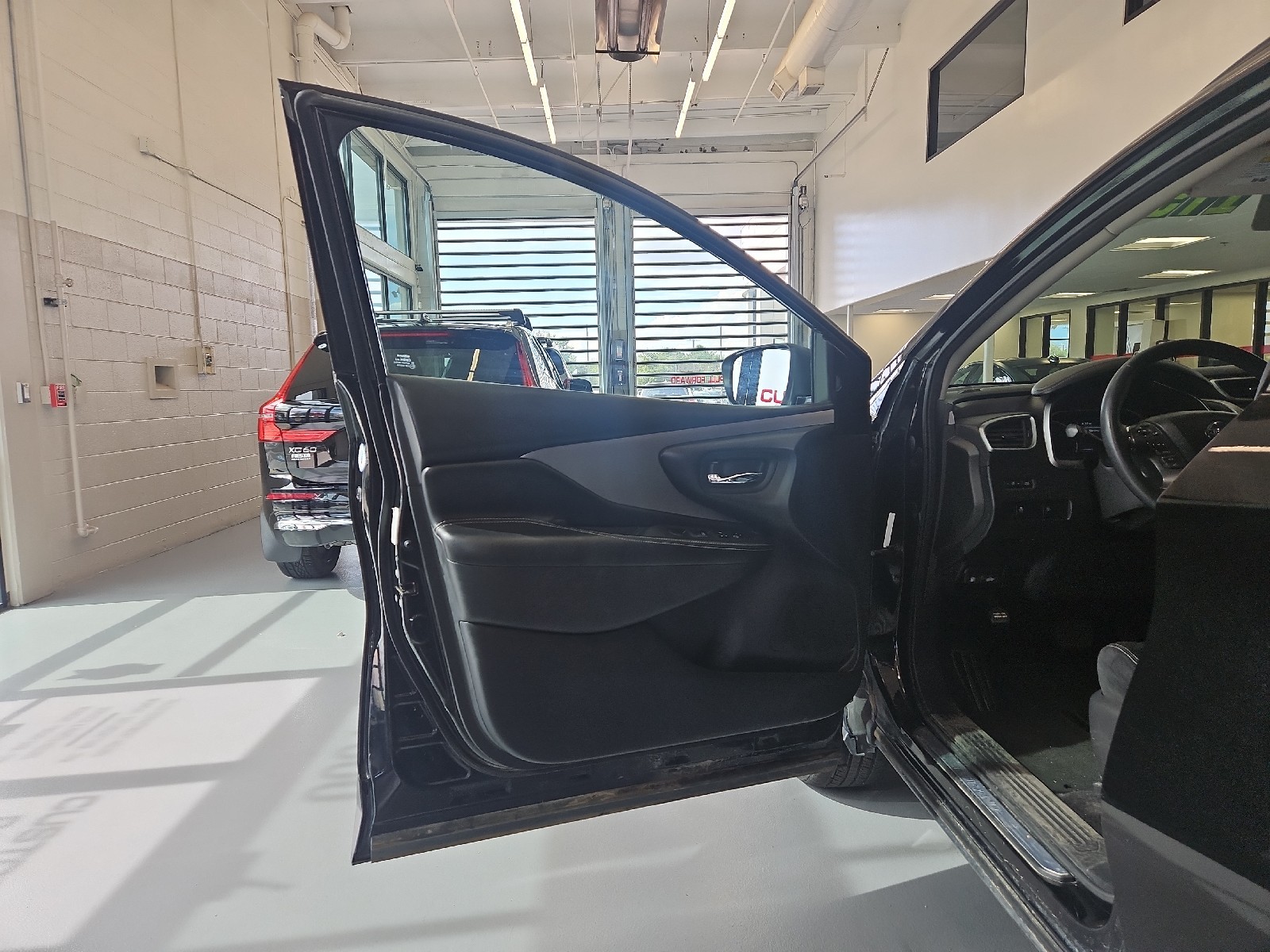 Used 2020 BLACK Nissan SV image 13
