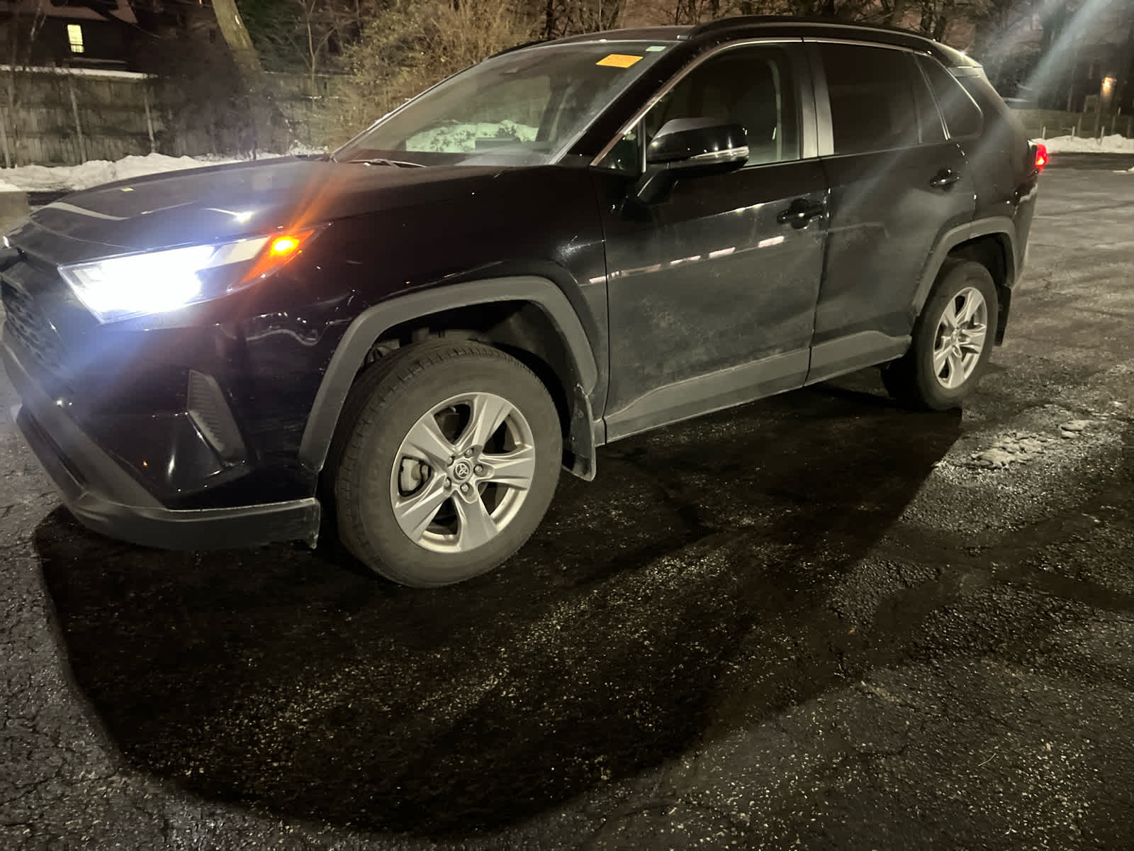 2022 Toyota RAV4 XLE's photo