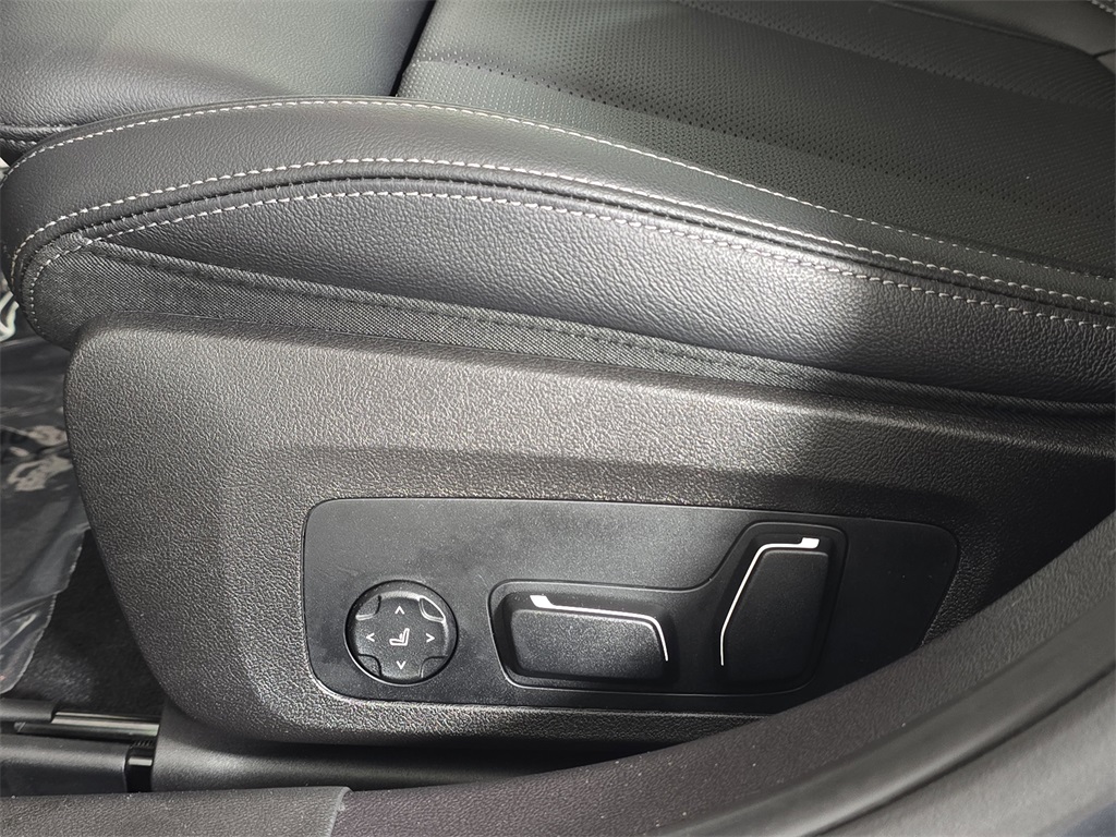 2025 Bmw 330i xDrive Sedan photo 28