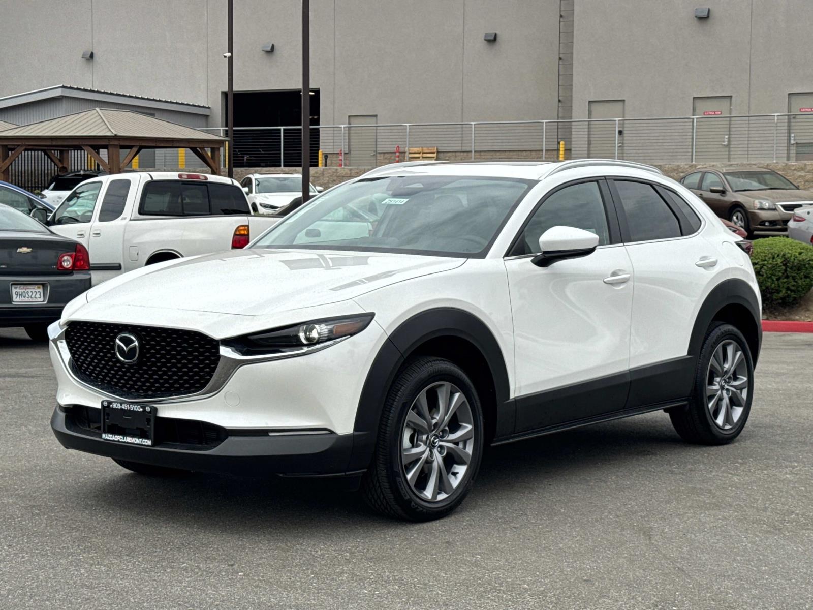 2025 Mazda CX-30 2.5 S Preferred photo 2