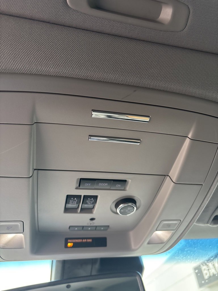 2020 Chevrolet Tahoe LT photo 24