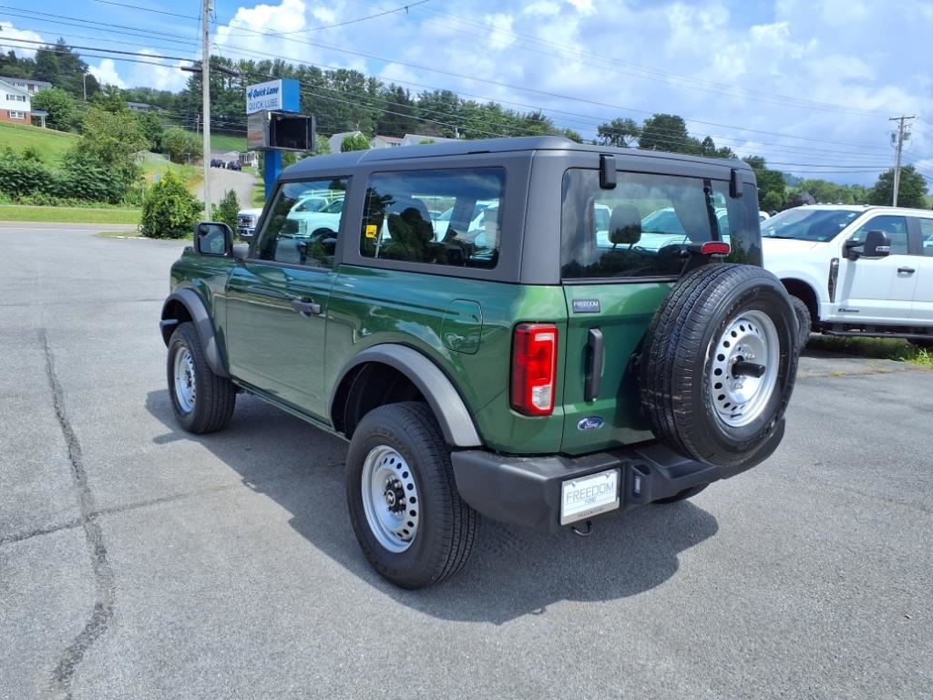 2025 Ford Bronco Base photo 3
