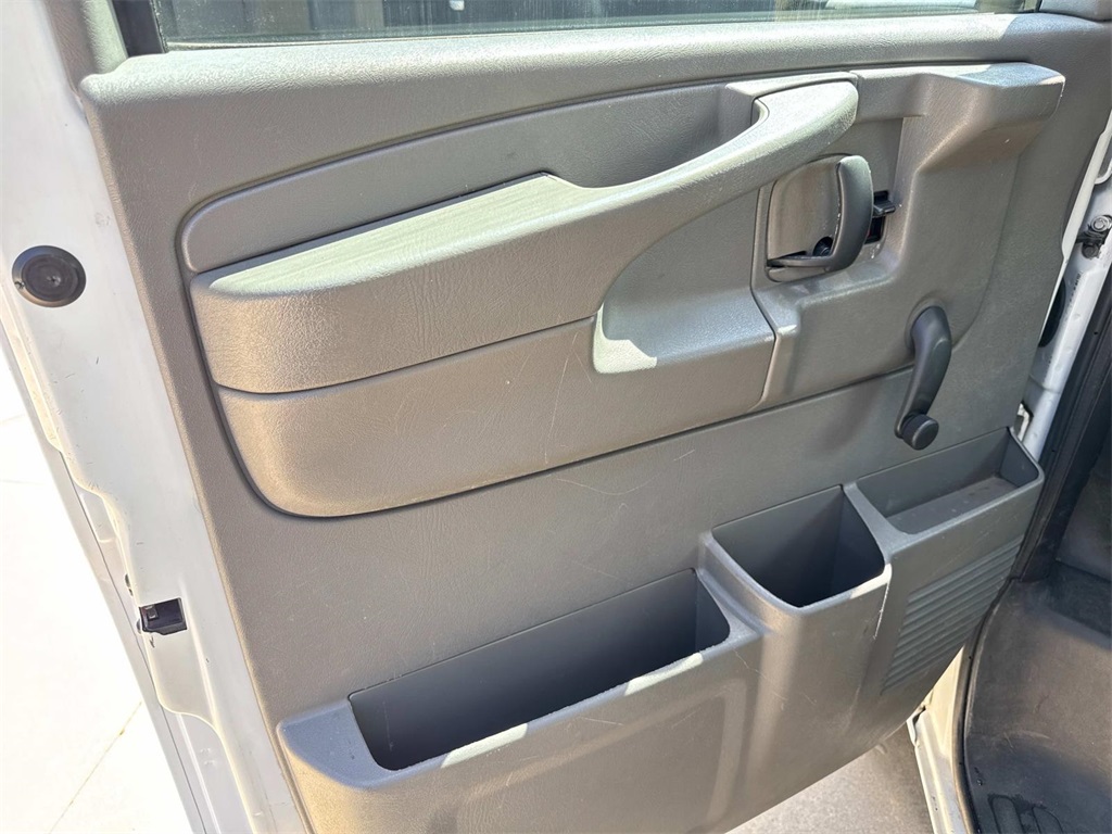2013 Chevrolet Express 3500 Work Van photo 18