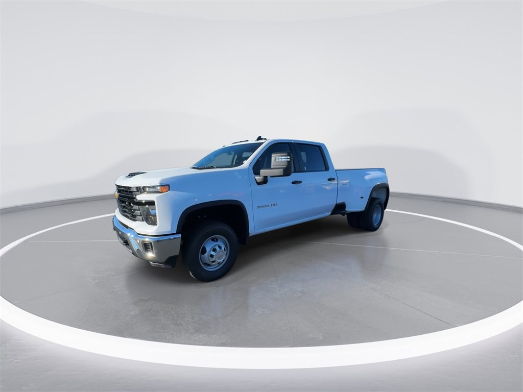 2026 Chevrolet Silverado 3500HD photo 4