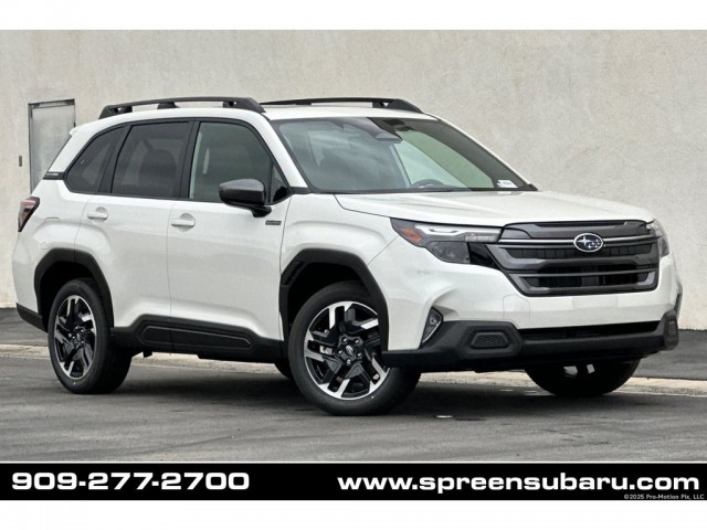 2025 Subaru Forester Premium's photo