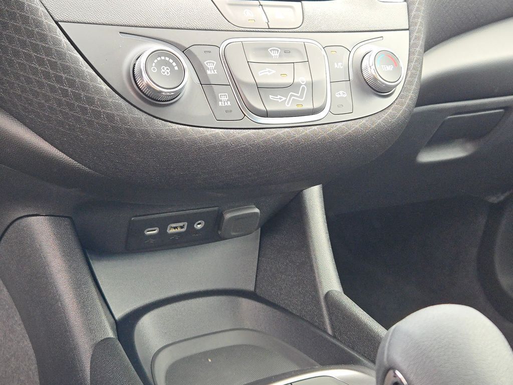 2025 Chevrolet Malibu LS photo 20