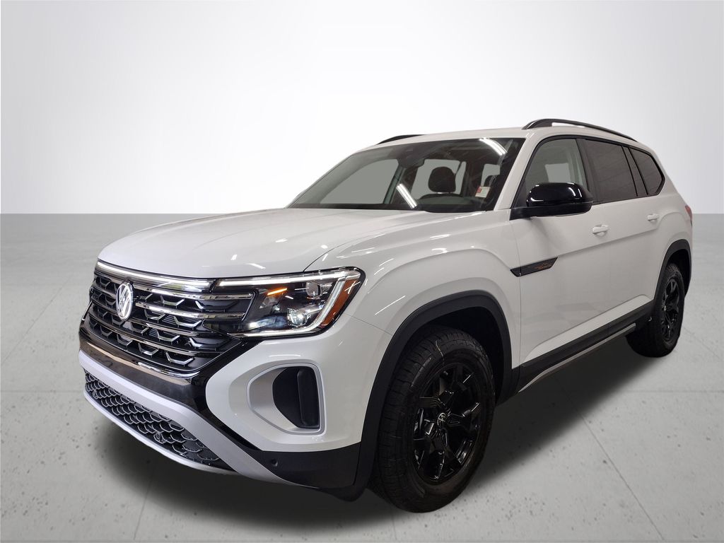 2025 Volkswagen Atlas Peak Edition SE photo 2