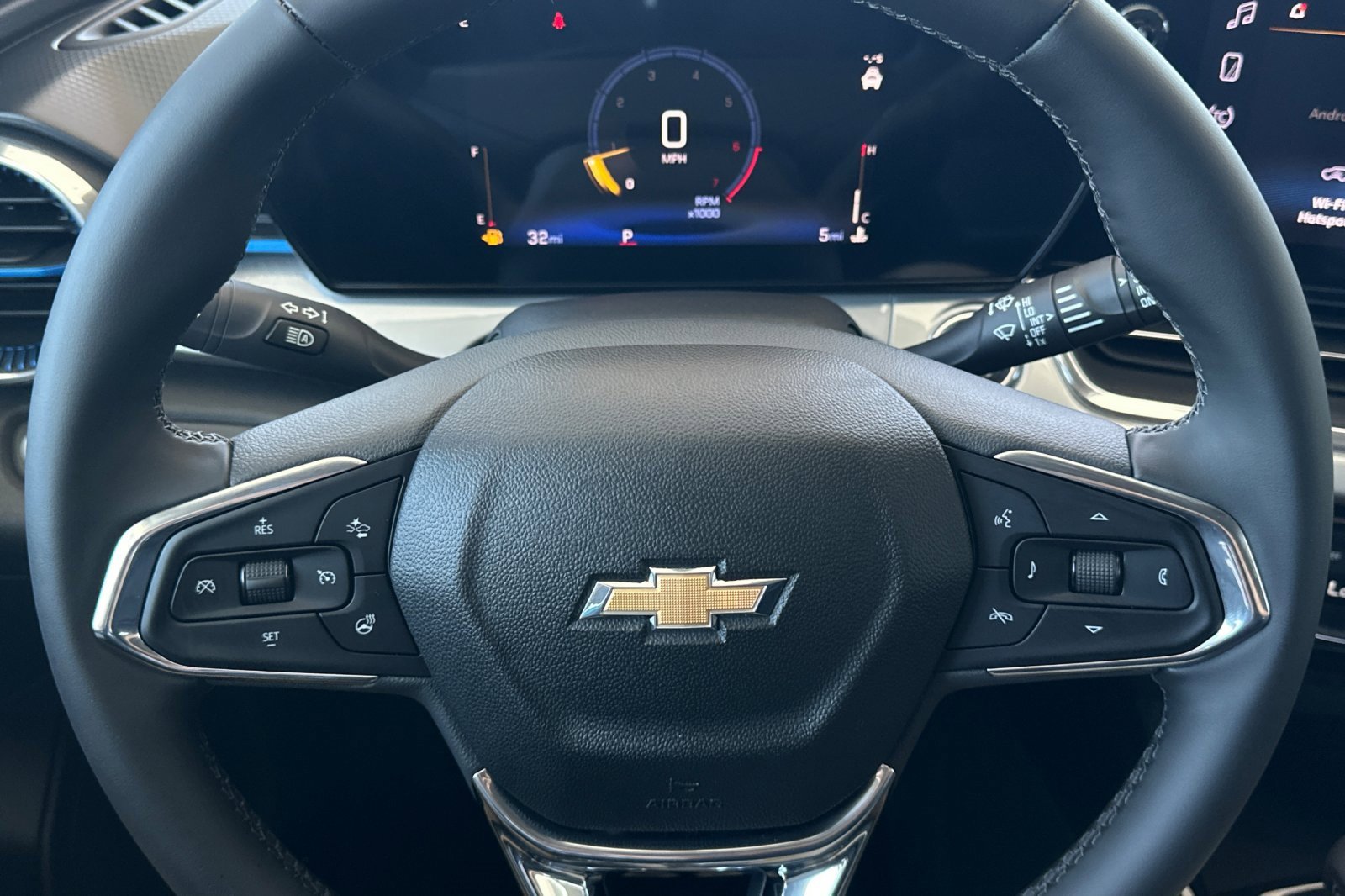 2025 Chevrolet Trax LT photo 23