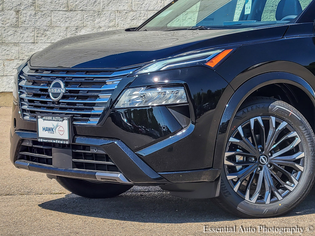 2026 Nissan Rogue Platinum photo 2