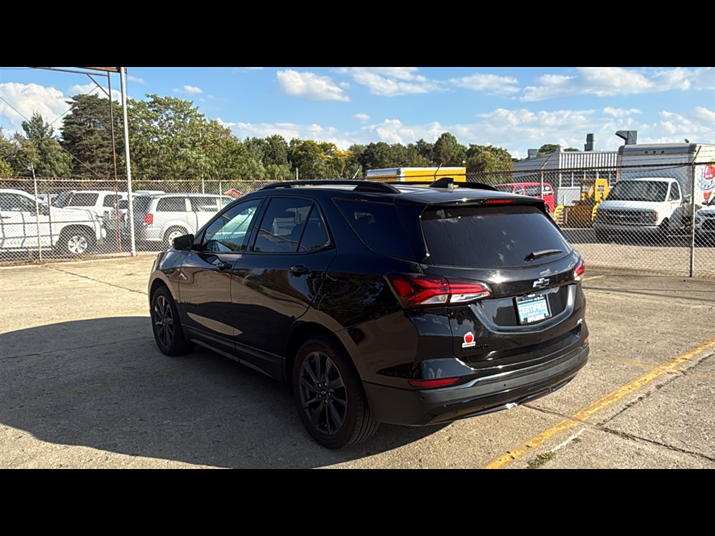 2022 Chevrolet Equinox RS photo 2