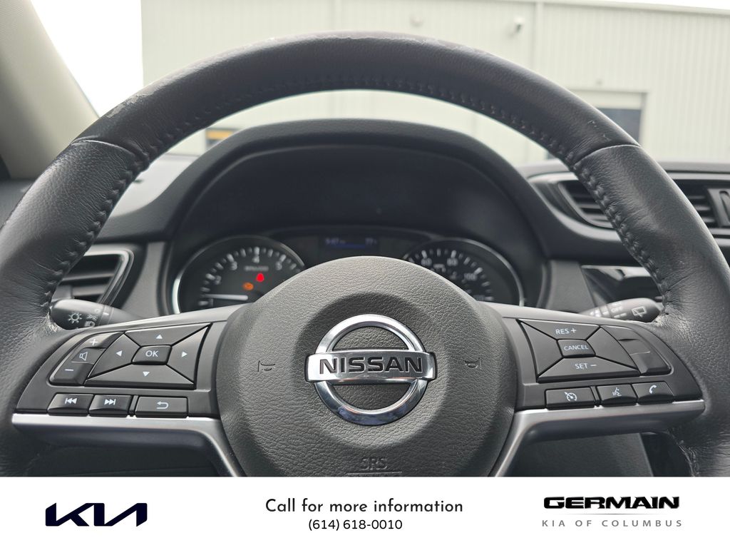 2018 Nissan Rogue SV photo 17