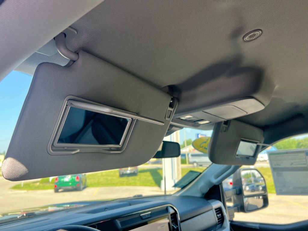 2025 Ford F-350 XLT photo 17