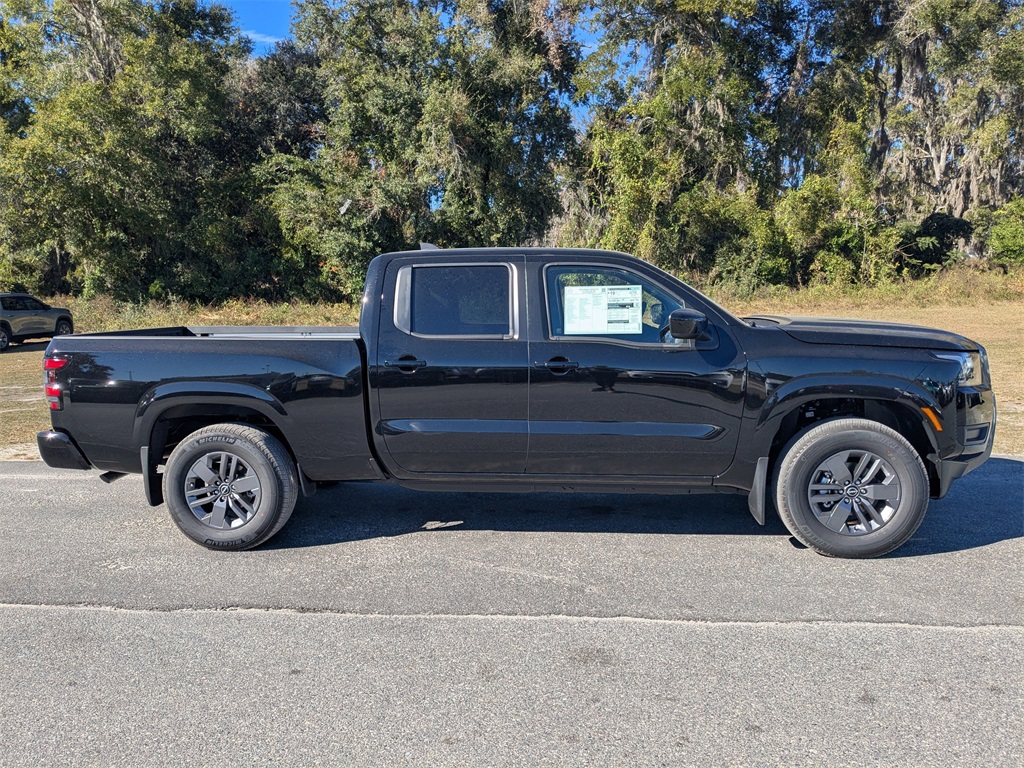 2026 Nissan Frontier photo 2