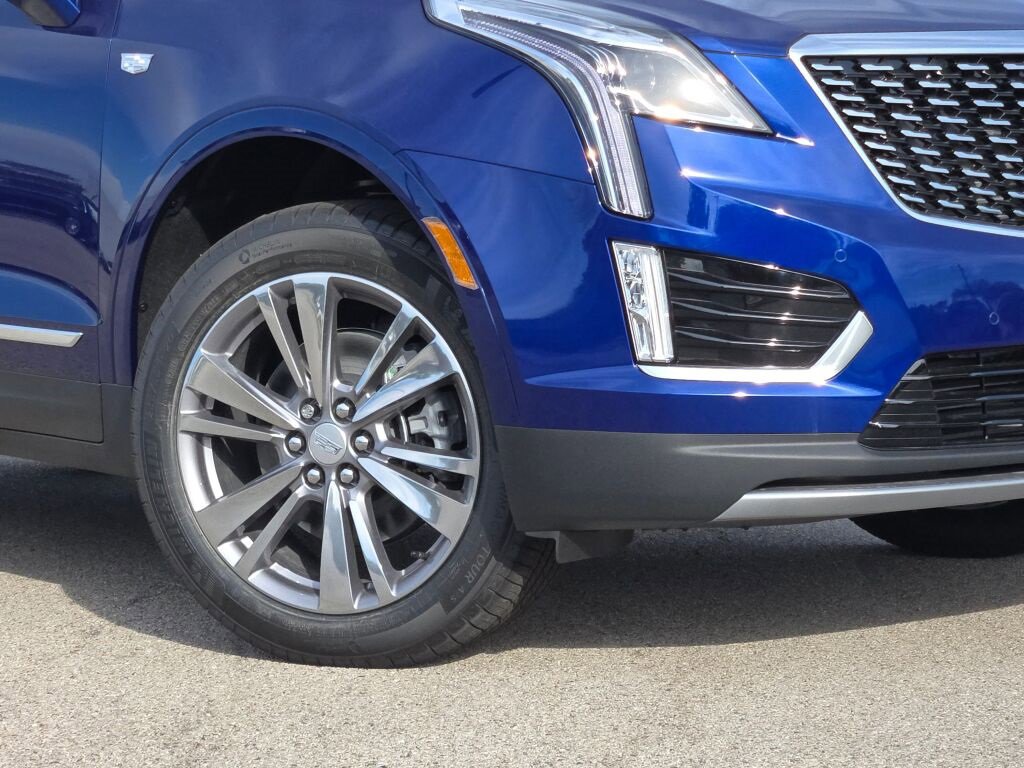 2025 Cadillac XT5 Premium Luxury photo 3