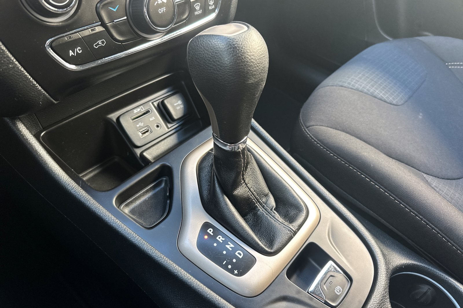 2016 Jeep Cherokee Latitude photo 19