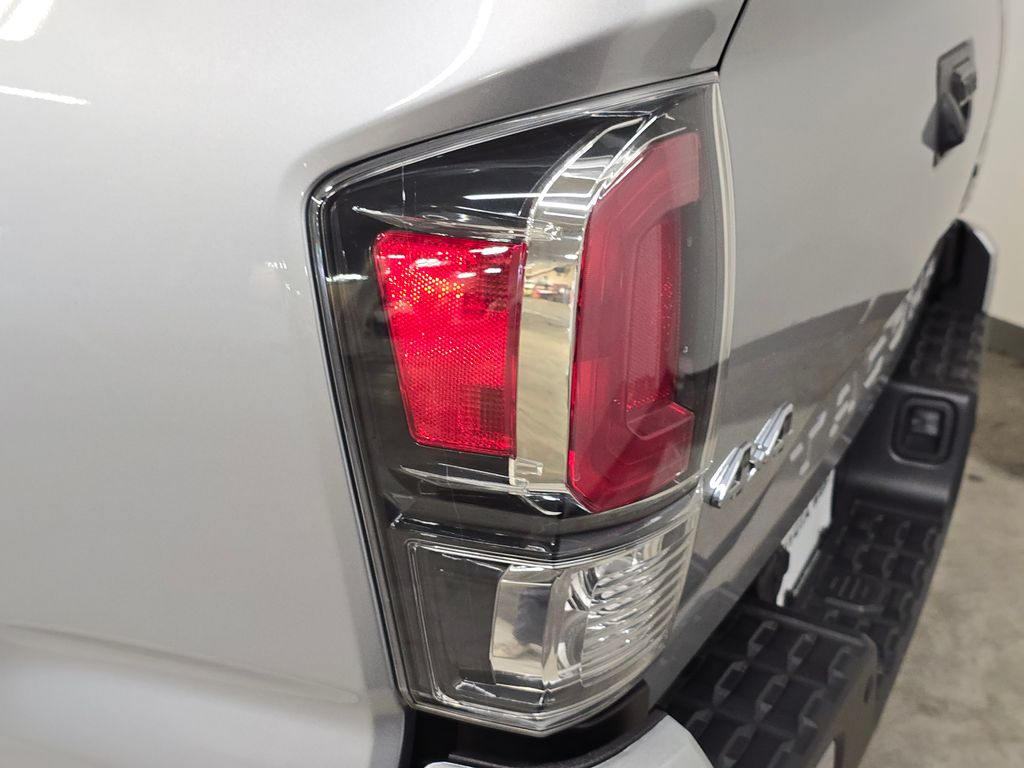 2023 Toyota Tacoma Limited photo 13