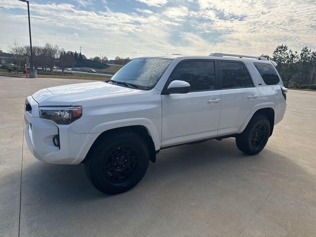 2018 Toyota 4Runner SR5 photo 3