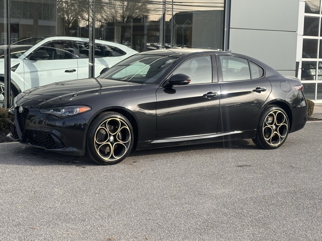 2025 Alfa Romeo Giulia Intensa